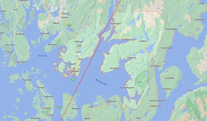 Frå 1. januar 2020 har Fusa og Os vore Bjørnafjorden kommune. Eit innbyggarinitiativ om utgreiing av tilbakeføring skal no behandlast. (Kart: Google Maps)