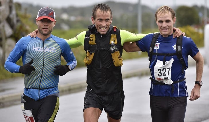 F.v.: Peter Arnoldsen, som deltok i fullt maraton, Klas Færøvik og Jørgen M. Austvik. (Foto: Anders Totland/Askøyværingen)