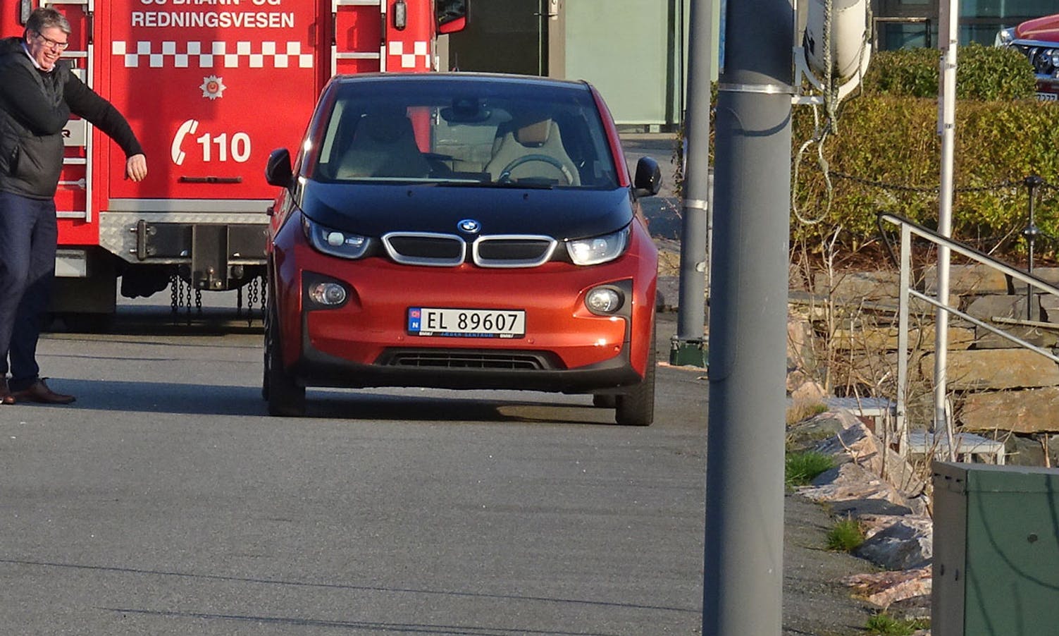Bileigar viste seg å vera tipsar - og øvste sjef i Os kommune. (Foto: KVB)