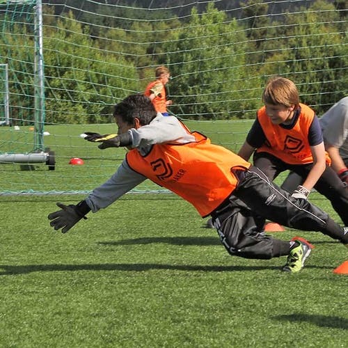 Keepertrening med konkurranse på Nore Neset.  (Foto: KVB)