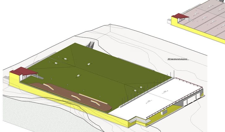 Parkeringshus med fotballbane på taket skal stå ferdig over sommaren 2021. 