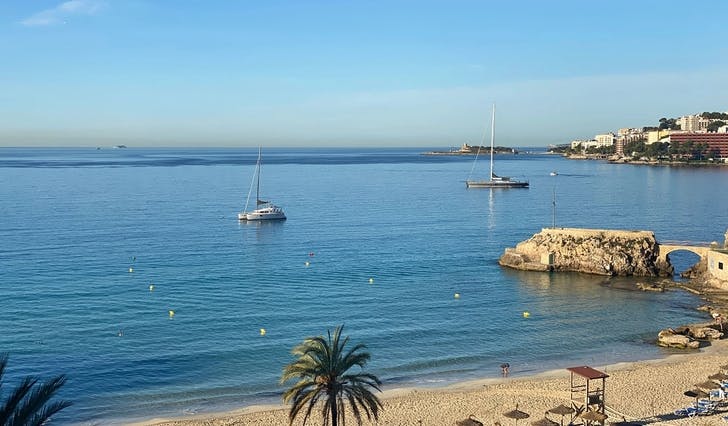 Ein stille morgon på Cala Major på Mallorca. (Foto: Kjetil Vasby Bruarøy)