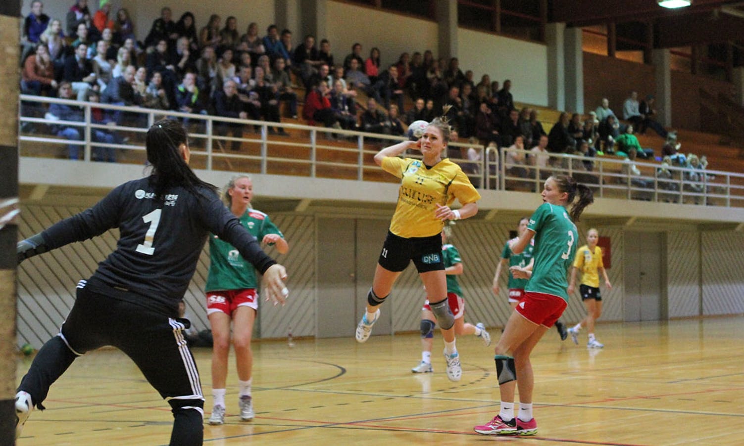 Zsofia i mål for Jotun mot Os i januar 2014. (Foto: KVB)
