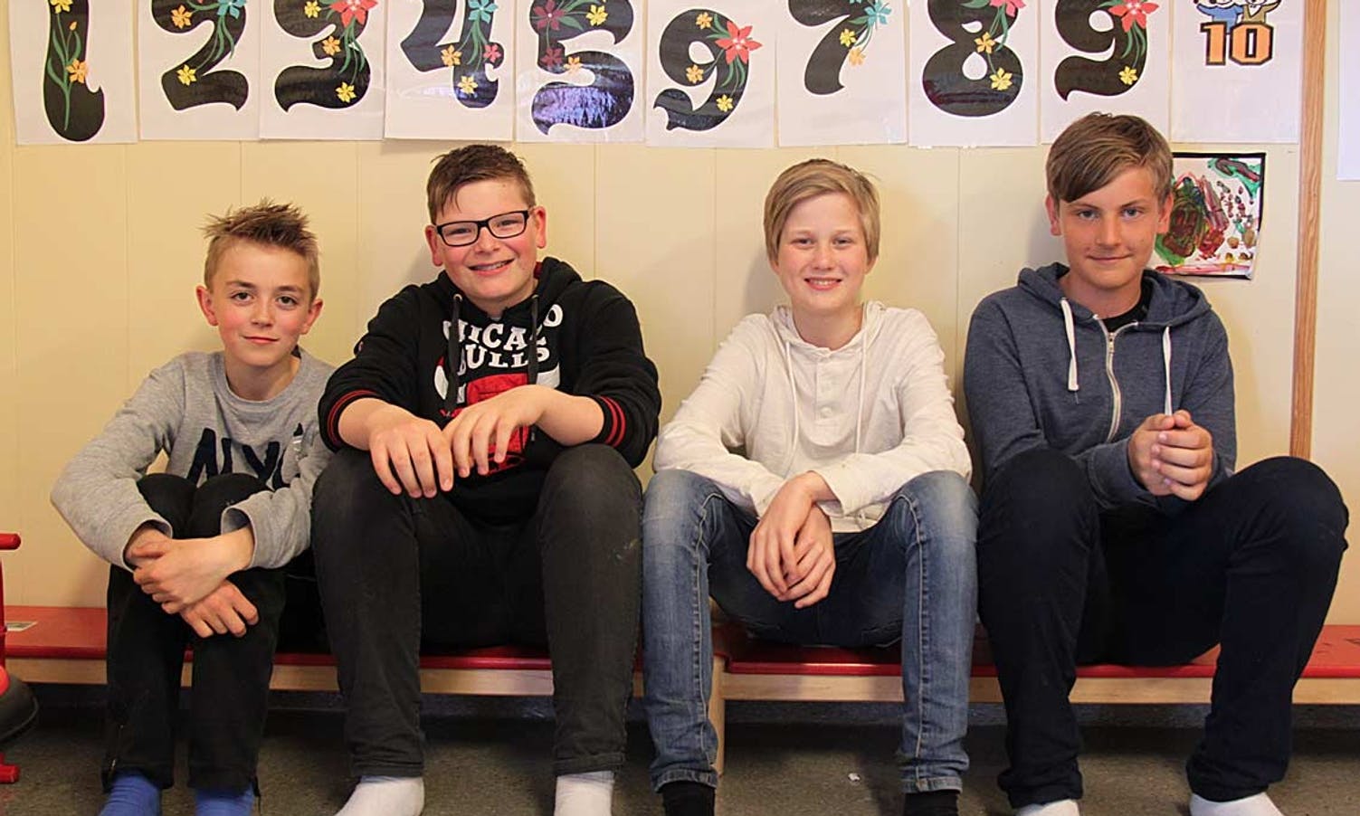Fredrik, Andreas, Ola og Magnus er 4 av dei 30 gutane som har fått prøvd seg som barnehagetiilsett. (Foto: KML)