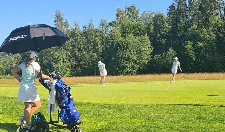 Årets lag-NM for damer gjekk på Haga Golfklubb. Damelaget til BJGK imponerte. (Foto: Privat)