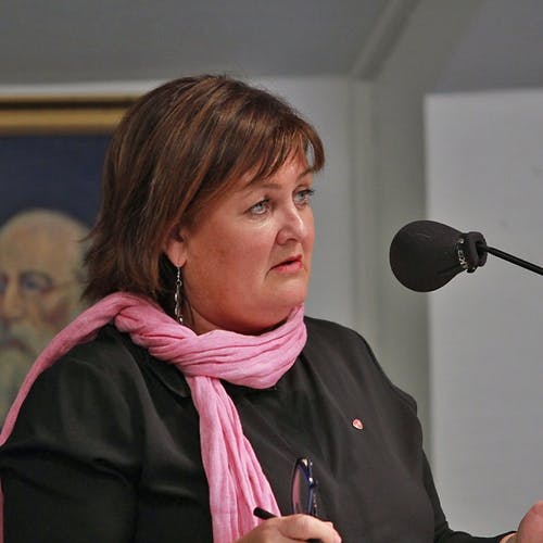 Trine Lindborg minna salen på at saka handla om planprogram, ikkje ein byggesøknad. (Foto: KOG)