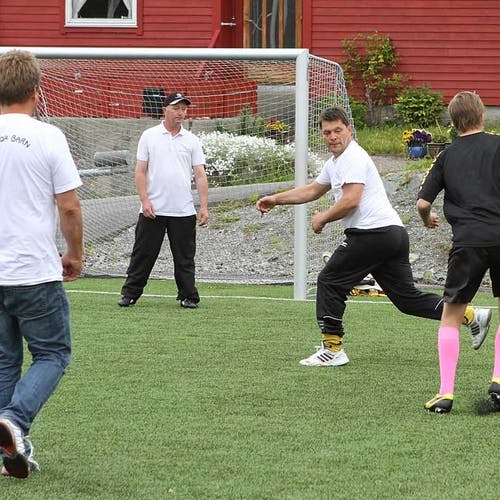 Os junior mot Øyane dongeri. (Foto: KVB)