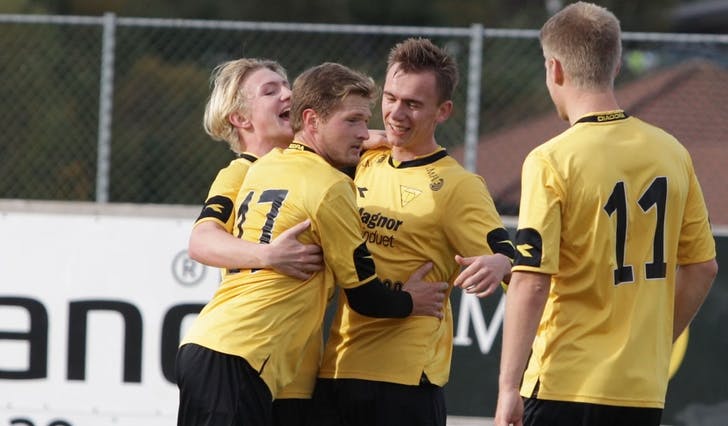 Steffen Kvamsdal blei matchvinnar med 2-0-skåring minuttet før pause. (Foto: KVB)