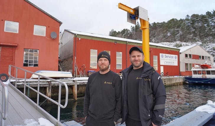 Ronny Stabben (t.v.) og Joakim Nordstrønen eig firmaet saman med Joakim sin bror, Kristian. (Foto: Kjetil Vasby Bruarøy)