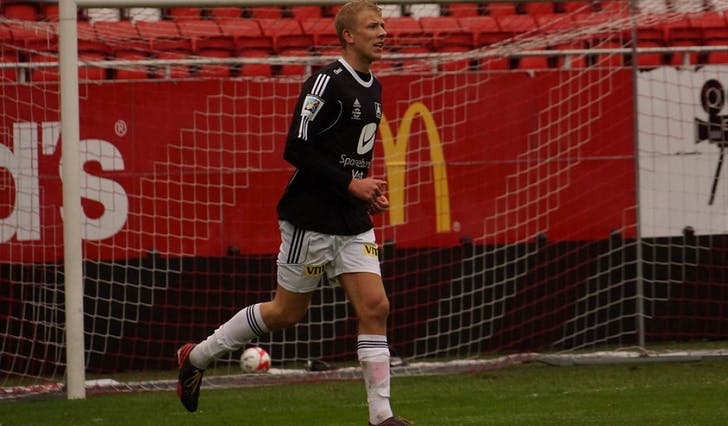 Vegard Leikvoll Moberg, her i kamp på Brann stadion mot Brann 2 i fjor, har signert for Åsane (arkivfoto: Henrik Mjelva)