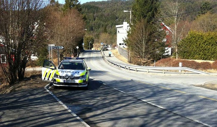 Politiet rykte ut til Søfteland då ein passasjer skapte seg om bord på ein buss. (Arkivfoto: KVB)