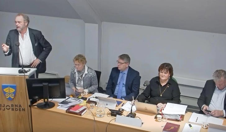 Lars Sponheim orienterte om Byvekstavtalen i kommunestyret 17. desember 2019. (Foto: Kommune-TV)