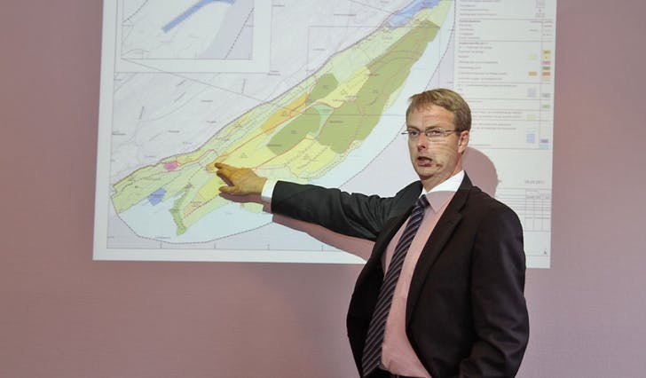 Terje Søviknes orienterte i dag om endringar i planen for Bjåneshalvøya. (Foto: Kjetil Vasby Bruarøy)