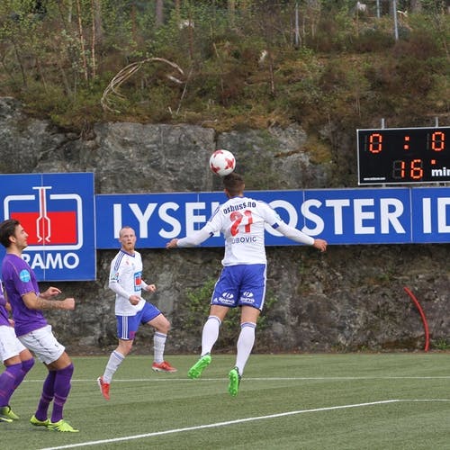 Denis Ljubovic stussar ballen i mål, men blir blese av for offside (foto: AH)