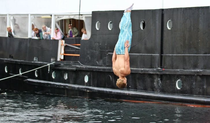 Det er, som med unge Færøvik i dødsing, håp om ei grei landing for Tysnesfest. (Foto: Kjetil Vasby Bruarøy)