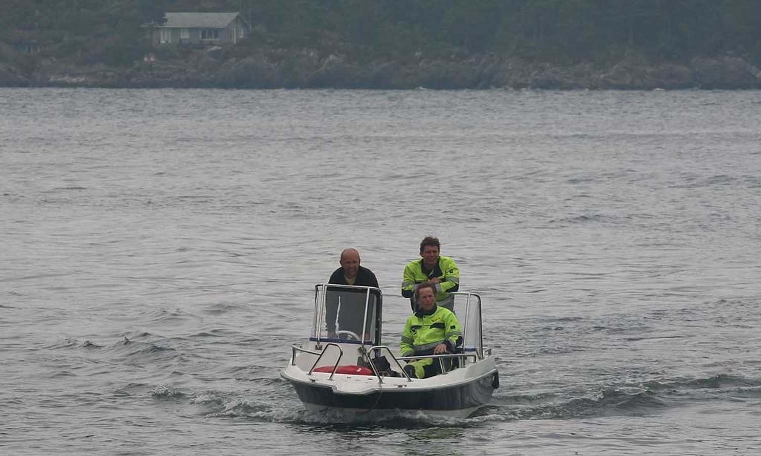 Kjetil Forstrønen var blant privatpersonane som stilte opp med båt.  (Foto: Varde Film og Media)