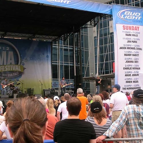 Musikarane frå Os fekk med seg delar av CMA Country Music Festival.